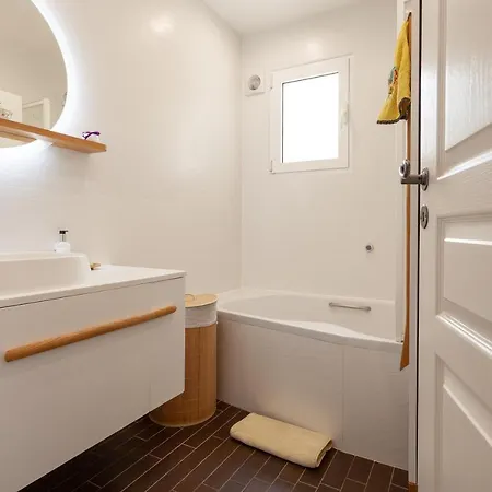 Maison en lisière de forêt avec jacuzzi