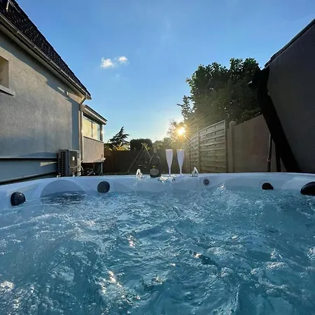 Casa de Férias Maison en lisière de forêt avec jacuzzi *